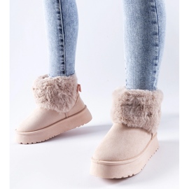 Botas de nieve rosas decoradas con piel de Adelfia. 1