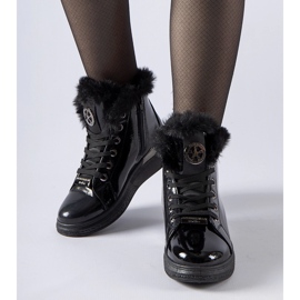 Zapatillas negras forradas con pelo de Lubriano. negro 1