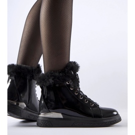 Zapatillas negras forradas con pelo de Lubriano. negro 2