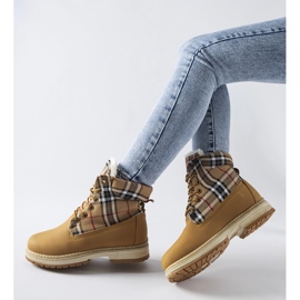 Botas marrones decoradas con una cuadrícula de Dino. marrón 1 Botas marrones decoradas con una cuadrícula de Dino. marrón 1