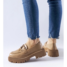 Mocasines beige decorados con hebilla Cava 1 Mocasines beige decorados con hebilla Cava 1