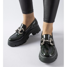 Mocasines charol verde con pedrería Cezet 2