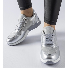 Zapatillas grises con hilo decorativo de Facondo plata 2