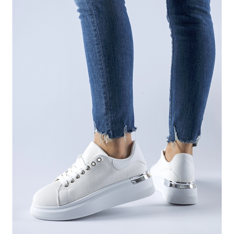 Zapatillas blancas con plataforma Scuderlando. blanco 1