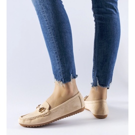 Mocasines beige decorados con hebilla Fernanda 1