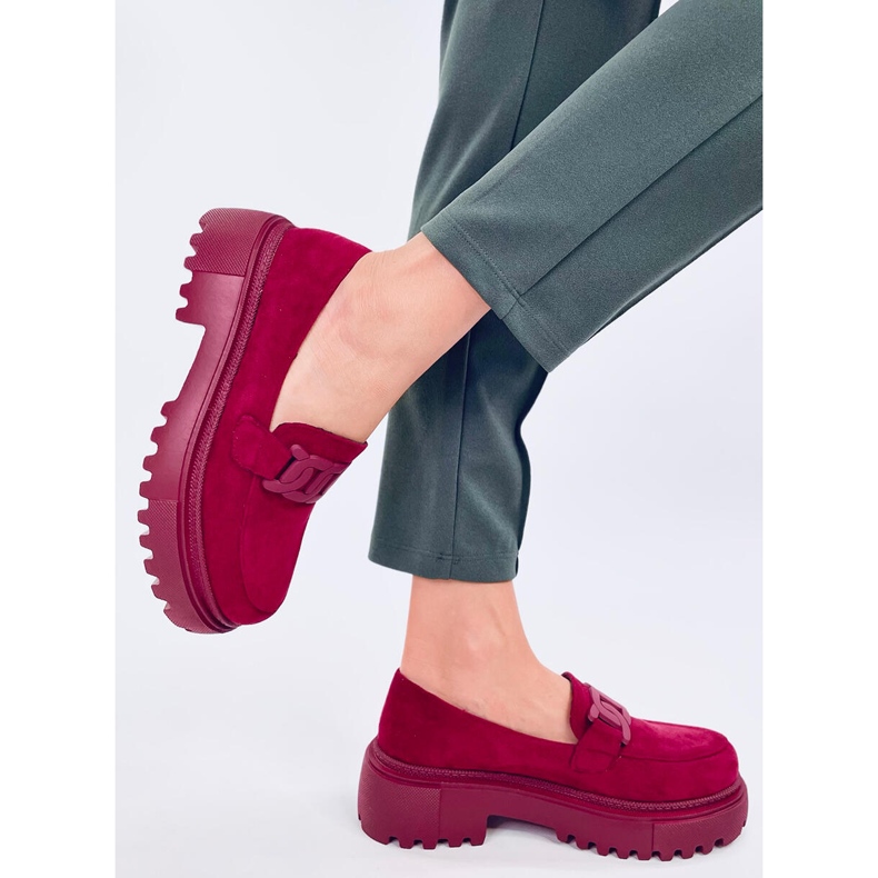 Mocasines Leena burdeos con plataforma y hebilla rojo 2
