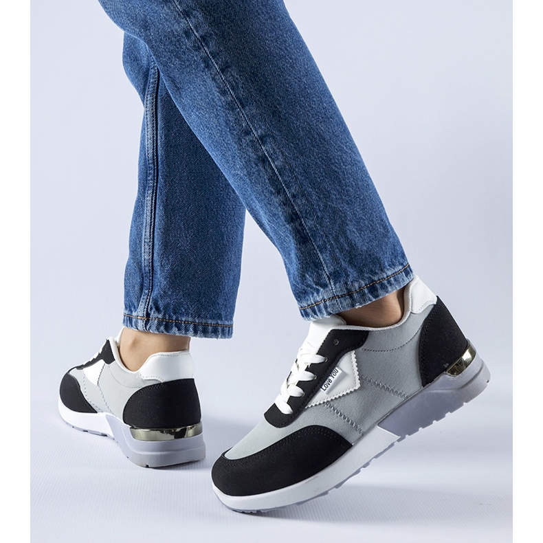 Deportivas de tela gris y negra de Geraldino 1