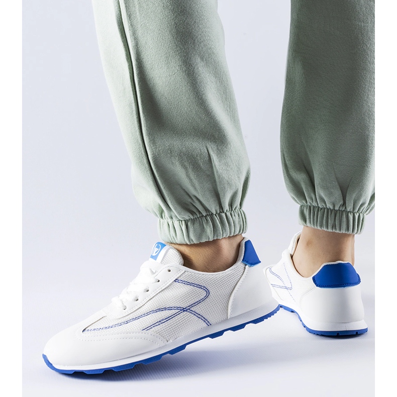 Zapatillas deportivas Pinarella blancas. blanco 1