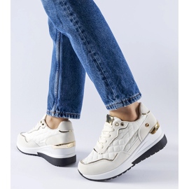 Zapatillas con cuña beige de Pisignano 2