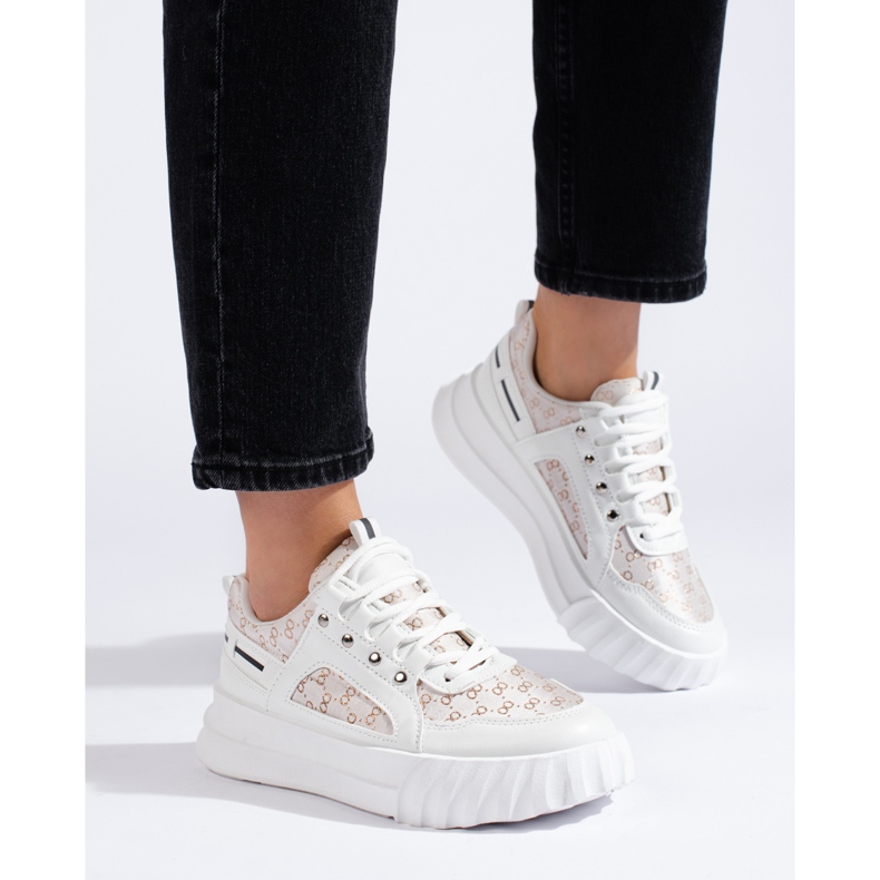 Deportivas blancas de mujer con suela gruesa. blanco 2