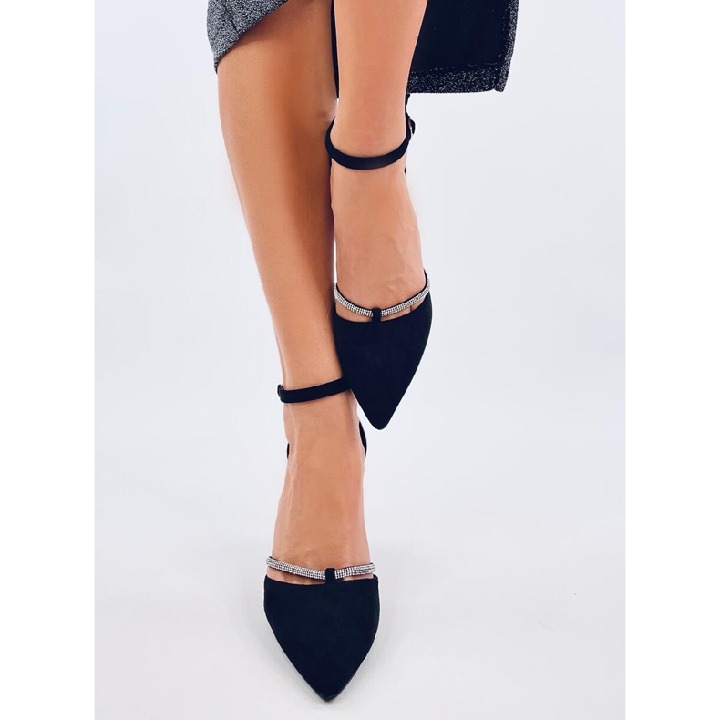 Salón Ingrid Black de tacón con pedrería negro 1