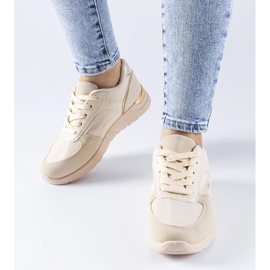 Deportivas beige combinadas con materiales Gallo 1