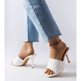 Elegantes sandalias de tacón blancas de Cambrina blanco 1