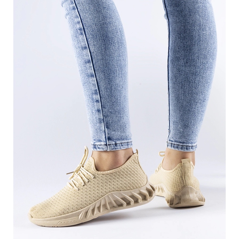 Zapatillas de tela beige de Derek 1