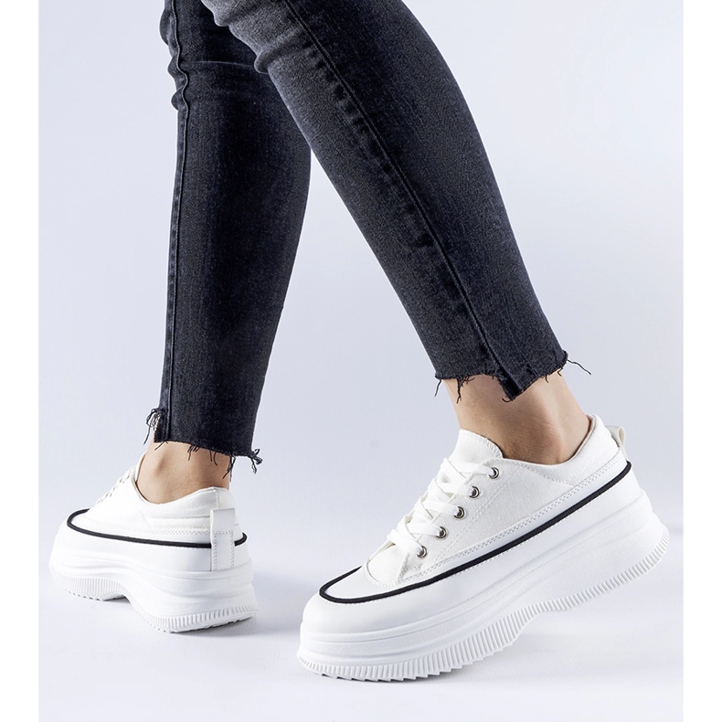 Zapatillas blancas con plataforma Plesio. blanco 1 Zapatillas blancas con plataforma Plesio. blanco 1