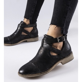 Botines Kooter negros calados y de caña alta 2