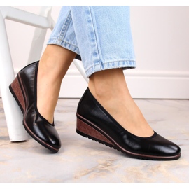 Zapatos negros con cuña de Vinceza 8
