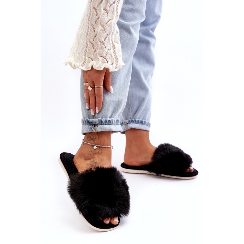 Pantuflas de mujer con pelo negro Vienitta 1