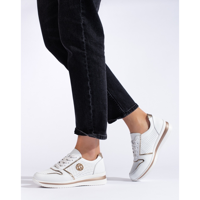 Zapatillas deportivas de piel blanca. blanco 1