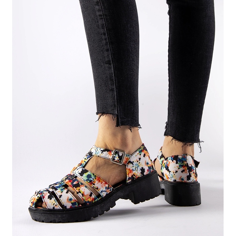 Sandalias Oaks masivas estampadas en negro 1