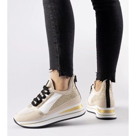 Zapatillas beige con purpurina en la plataforma Marce. 2