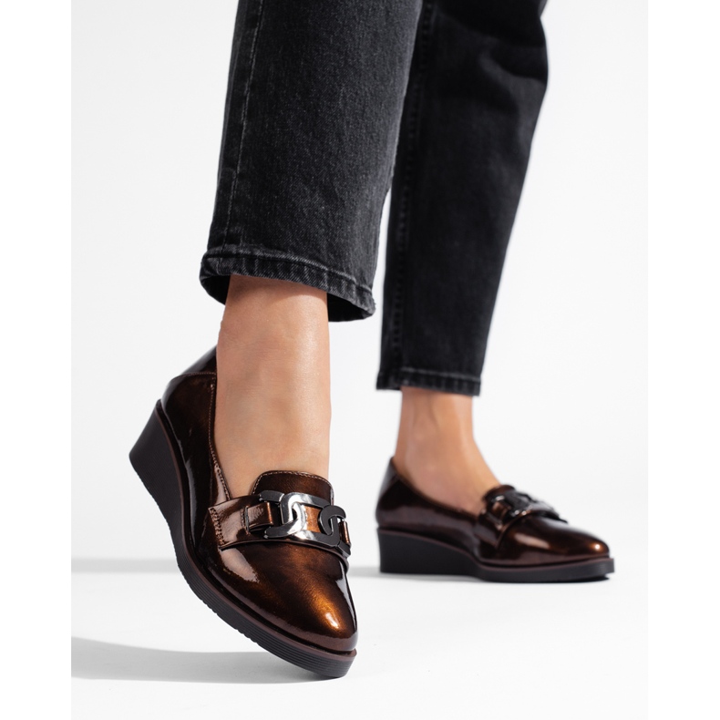 W. Potocki Zapatos de mujer Potocki de charol con cuña baja marrón 1