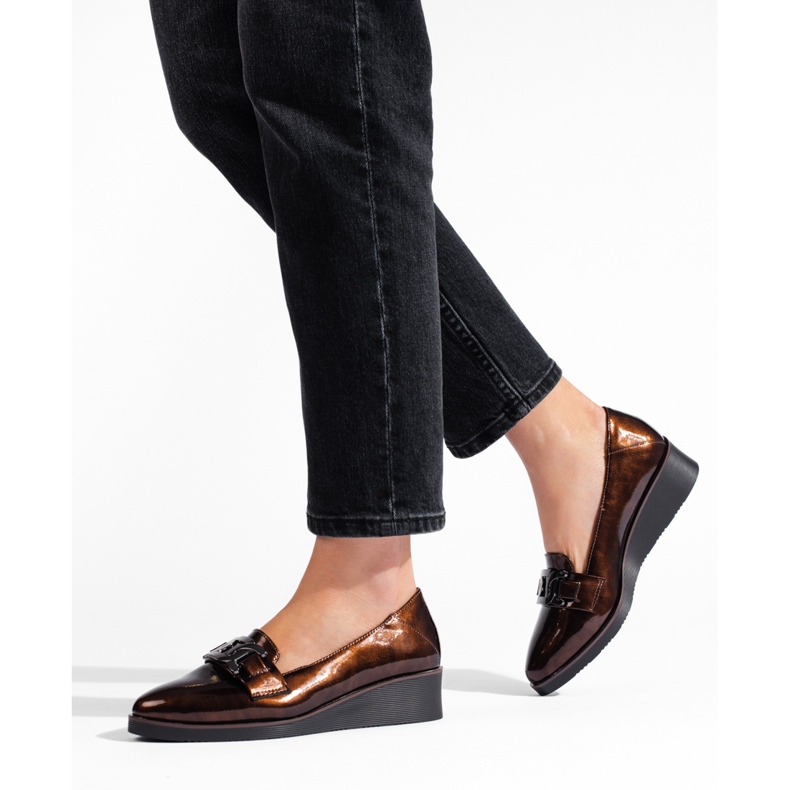 W. Potocki Zapatos de mujer Potocki de charol con cuña baja marrón 2