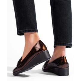 W. Potocki Zapatos de mujer Potocki de charol con cuña baja marrón 3