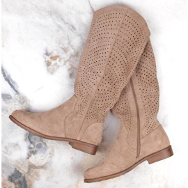 Botas de mujer caladas en ante beige S.Barski HY66-150 1