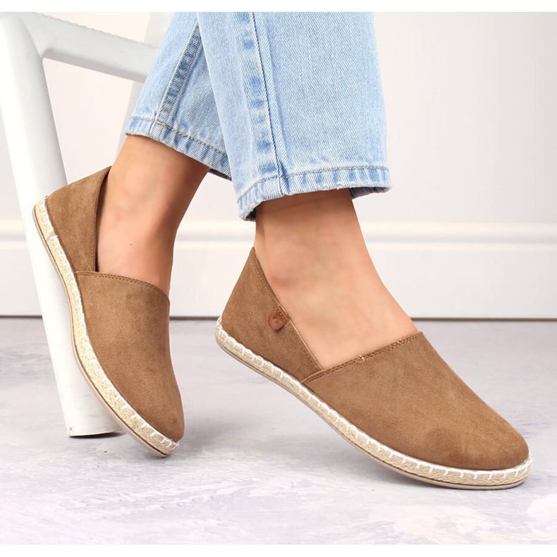 News Alpargatas de mujer en ante con recortes color topo Novedades 24TX02-2416 beige 1