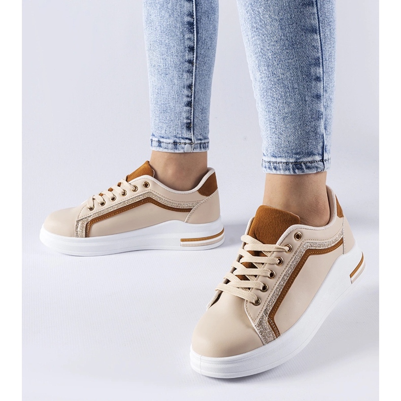 Zapatillas beige con plataforma Mayfield. 1