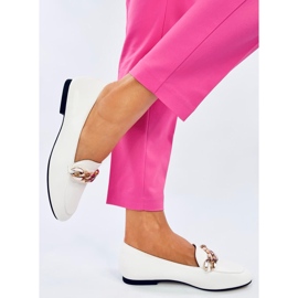 Mocasines blancos con cadena Addison 4