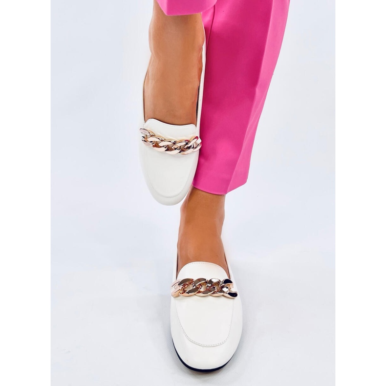 Mocasines blancos con cadena Addison 1