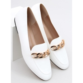 Mocasines blancos con cadena Addison 2