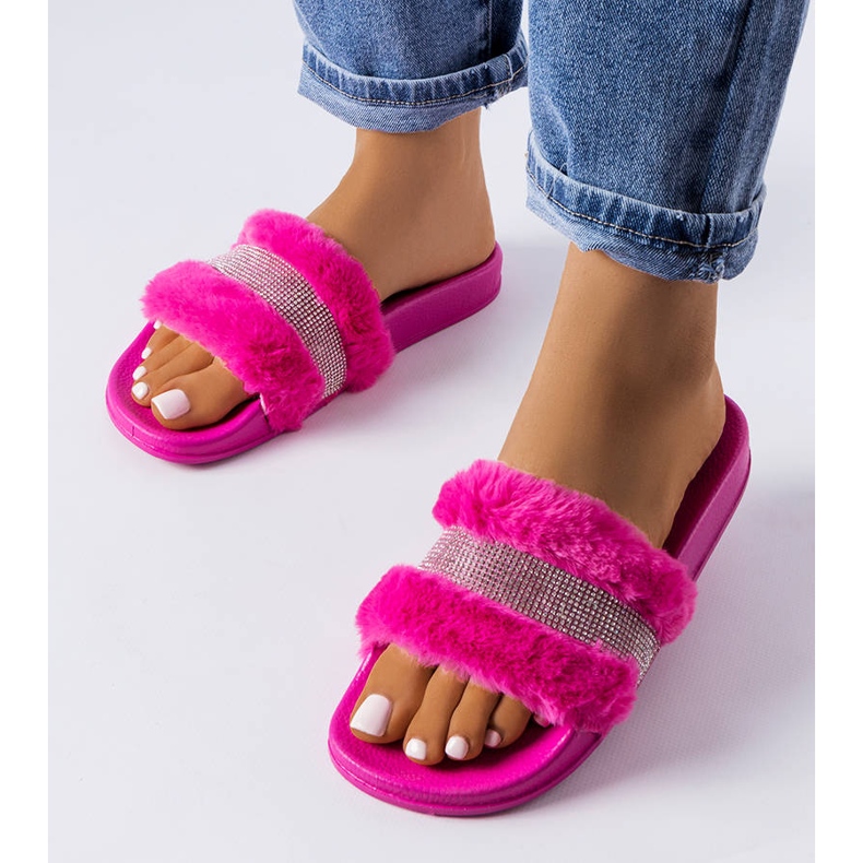 Chanclas pelo fucsia con pedrería de Carrito rosa 1