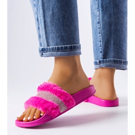 Chanclas pelo fucsia con pedrería de Carrito rosa 2