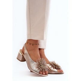 Sandalias Piel Con Adorno Laura Messi 2719 Dorado 4