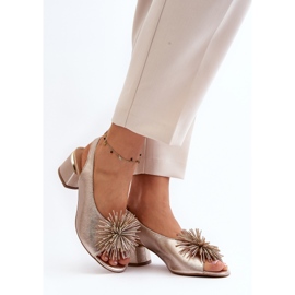 Sandalias Piel Con Adorno Laura Messi 2719 Dorado 5