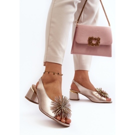 Sandalias Piel Con Adorno Laura Messi 2719 Dorado 7