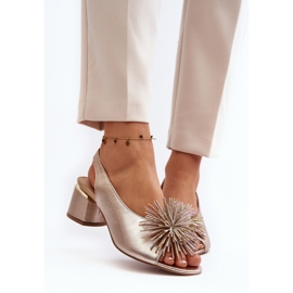 Sandalias Piel Con Adorno Laura Messi 2719 Dorado 10