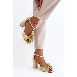 Sandalias De Piel Con Tacón Alto Con Adorno Laura Messi 2758 Beige 5