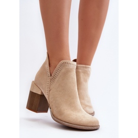 Botines Jolnima beige claro con tacón alto macizo y abertura 5
