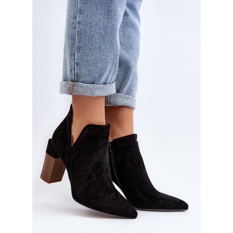 Botines negros de tacón alto Vailen con estampado calado 2 Botines negros de tacón alto Vailen con estampado calado 2