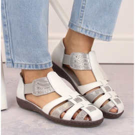 Sandalias cerradas de piel para mujer, beige, T.Sokolski 4