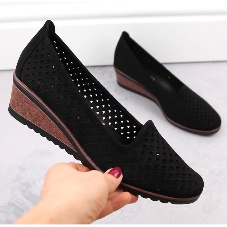 Zapatos cuña mujer ante calado negro Potocki SZ12306 1