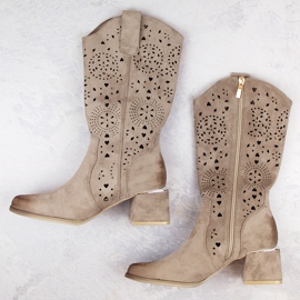Botas de mujer ante beige caladas Potocki SZ12397 5