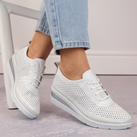 Zapato cuña deportivo mujer piel calado blanco T.Sokolski W24-150 5