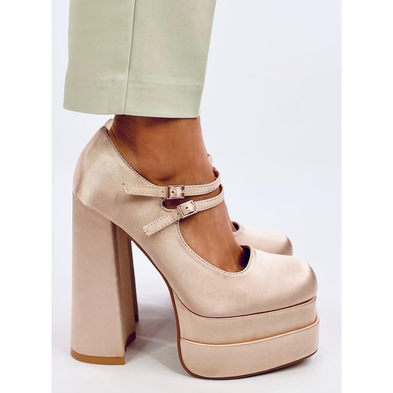 Zapatos de tacón con plataforma de raso beige Prandi 1