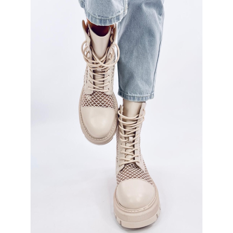 Botines Ralston Panna calados beige 1 Botines Ralston Panna calados beige 1