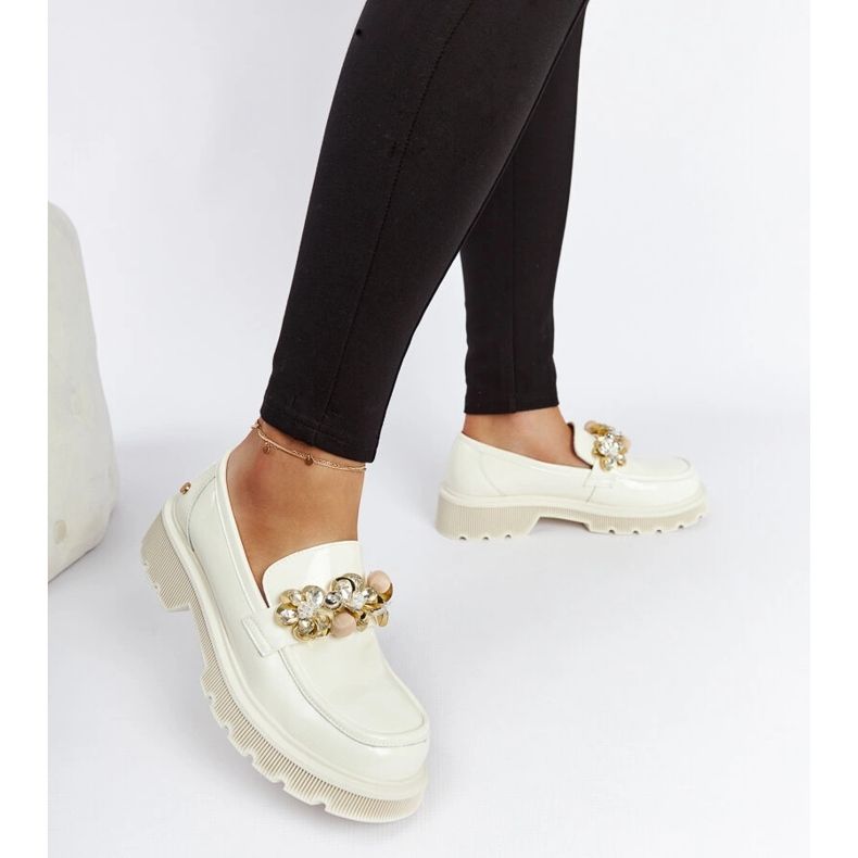 Mocasines charol beige Goe NN2N4202 2